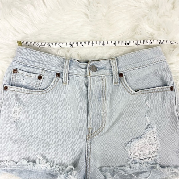 Levi's Light Wash Distressed Cut Off Shorts Size 26 - Picture 3 of 7